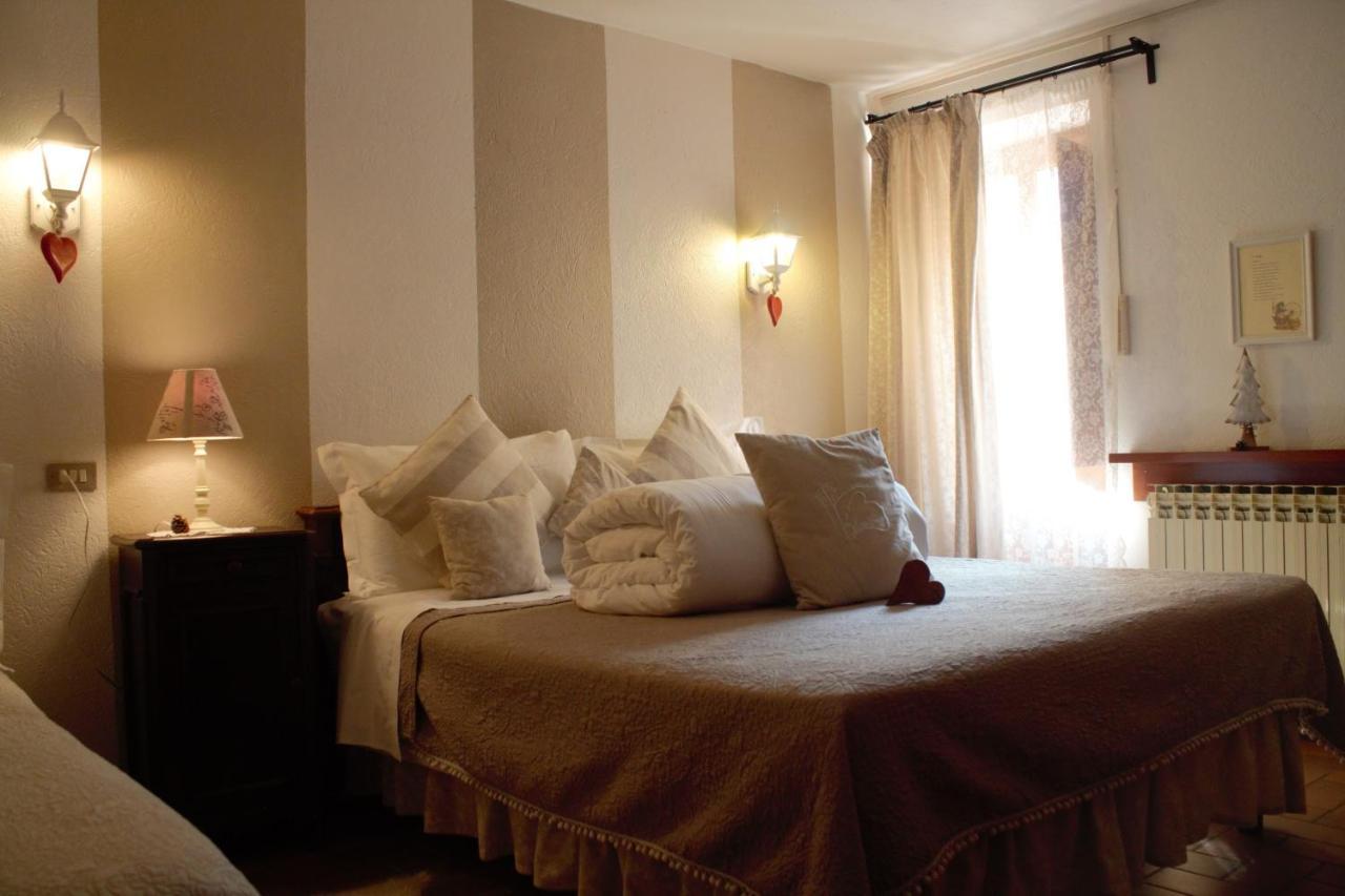 Le Coeur Du Pont Hotel Donnaz Bagian luar foto