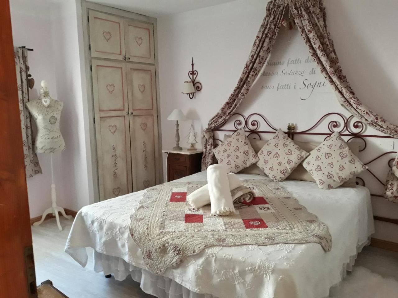 Le Coeur Du Pont Hotel Donnaz Bagian luar foto